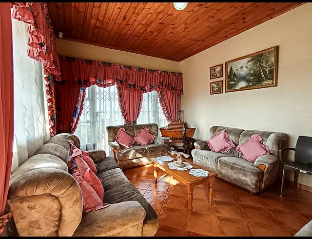 4 BEDROOM HOUSE FOR SALE IN AVOCA